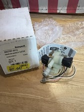 Honeywell True Steam Solenoid Valve 50027997-091/U picture
