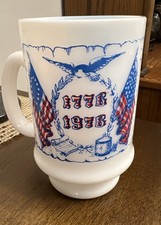 Vintage 1976 American 1776 Bicentennial Commemorative Drummer Milk Glass Mug picture