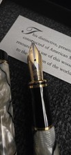 Parker Duofold International Fountain Pen | Pearl & Black 18k Gold B Nib | UK picture