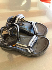 Teva Hurrican XLT 2 Women’s Strappy Sandals Black Gray Striped Hook & Loop 8 picture