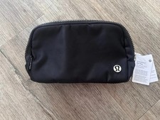 Lululemon Everywhere belt shoulder fanny bag Black 1L picture