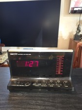 Vintage 1970s Montgomery Ward Airline AM/FM Alarm Clock Radio Model GEN-1959A picture