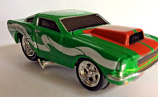 MUSCLE MACHINES HOLIDAY HOT RODS 1966 FORD MUSTANG  1/64  - 66 MUSTANG - XMAS  picture