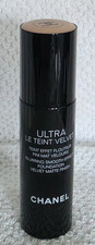 Chanel~Ultra Le Teint Velvet, Blurring Smooth Effect Foundation~B20~0.7oz New picture