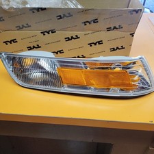 NEW 1995-1997 Mercury Grand Marquis RH Passenger Corner Side Marker Light TYC picture