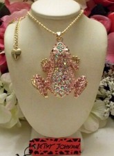 BETSEY JOHNSON ADORABLE PINK CRYSTAL INLAY FROG PENDANT CHAIN NECKLACE picture