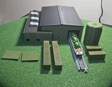1/160 N Scale Military Structures 7 Piece Pack Warhouse W Military Freight picture