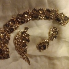 Vintage Crown Trifari Jewelry Set Signed Bracelet Brooch Earrings Demi Parure picture