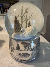 Vintage Reed & Barton Swan Lake Musical Snow Globe - Excellent Working Condition picture