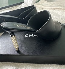 Chanel 20C Paris In Rome Pearl Black Suede Patent CC Mule Slide Heel Pump 38 EU picture