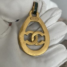 vtg Large CHANEL 1993 reversable Gold Enamel CC Logo Pendant for Necklace Stamp picture