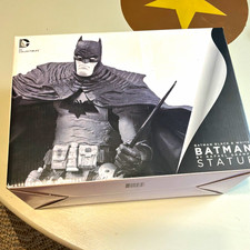 DC Collectibles Batman Black & White Batman Statue Rafael Grampá Porcelain 7in picture