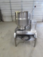 GROEN TDB77-40 , TILTING STEAM KETTLE ,10 gal , 208/3ph/60hz, PARTS MAKE OFFER picture