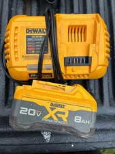 DeWalt DCB118 20V MAX 8A Fast Charger with 20V MAX XR POWERPACK 8.0Ah Battery picture
