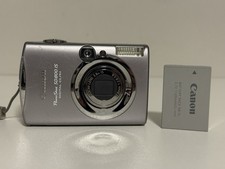 Canon PowerShot SD800 IS 7.1MP 3.8x Zoom Digital ELPH Camera & Battery - Silver picture