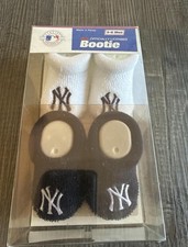 Vintage 1980s/1990s New York Yankees MLB Infant Booties 3-6 months picture