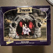 Department 56 Dracula's Domain Monsters Lighted Resin Figurine 1-Pack picture