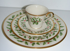 Vintage Lenox Porcelain 4 Piece Place Setting Holiday Holly Berries Gold Trim picture