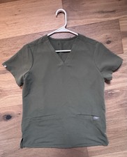 Figs Women’s Sm Casma 3 Pocket Moss Green Short Sleeved Scrub Top 014 picture