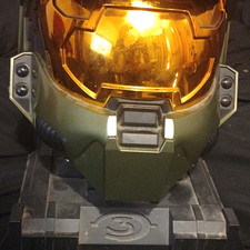 Limited Edition Halo 3 Helmet & Stand picture
