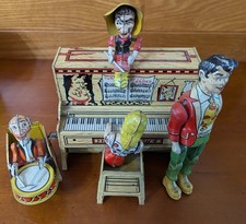 Vintage 1945 Lil Abner Dogpatch Band Tin Windup NICE  picture
