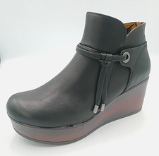 B. O. C. BOC Leonna Black Wedge Ankle Booties Women's Size 6 NEW w/ Box picture