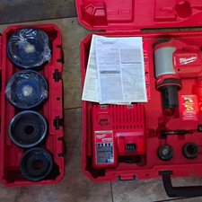 Milwaukee Force Logic Hydraulic Knockout Punch Set w/ Red Case picture