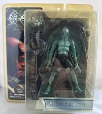 Vintage 2004 Mezco Toyz-Hellboy Abe Sapien BPRD Action Figure New YELLOWING READ picture