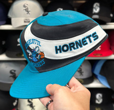 Charlotte Hornets Vintage Elongated Mitchell & Ness Snapback picture