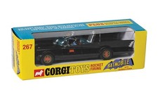 Corgi RT26701 1966 Batmobile With Batman and Robin 1/46 picture