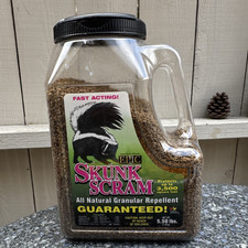 EPIC Skunk Scram All Natural Granular Skunk Repellent Outdoor 5.50 lb picture