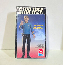 AMT Ertl Star Trek Mr. Spock Vinyl Figure Model Kit w/Base 8704-1000 picture