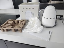 Smeg 50's Style Retro Electric Kettle, 7-cup KLF03WHMUS Matte White picture