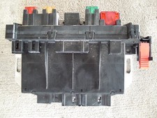 1999-00-2006 MERCEDES-BENZ S430 S500 S600  REAR RIGHT UNDER SEAT FUSE RELAY BOX picture