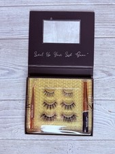 New In Box Moxie Lash dramatic Kit 3 Pairs Reusable Magnetic Lashes and eyeliner picture