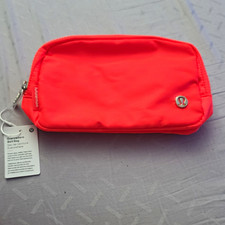 Lululemon Everywhere Belt Bag Rose 1L Nylon Zip Adjustable Strap One Size. picture