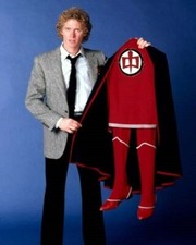 The Greatest American Hero 1982 TV William Katt holds his suit 24x36 inch Poster picture