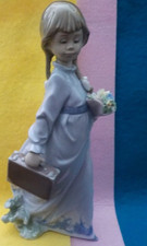 Lladro Collectors Society 1988 School Days Girl w Flowers & Suitcase #7604 Spain picture
