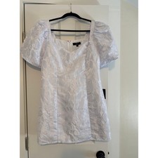 NWT. Lulus bridal collection . Size large . No defects . picture