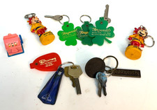 Vintage Las Vegas Key Chains LOT Bellagio Key Lady Luck Fitzgerald's Casino picture