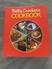 Vintage 1971 Betty Crocker’s Cookbook 10th Printing Hardcover Book Pie Cover picture