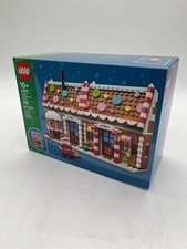LEGO Festive Gingerbread House Christmas Building Set 40809, 498pc *Damaged Box* picture