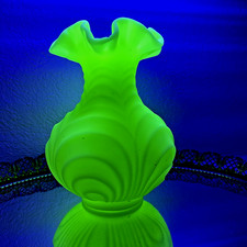 VTG 8” Fenton Lime Green Uranium Glass Vase, Satin Drapery Custard Glows nicely  picture