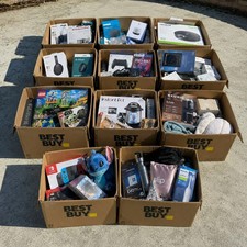Unclaimed Goods Bundle – Assorted Name Brand Item picture