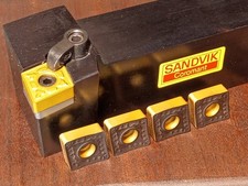 Sandvik CNMG644 Lathe Tool Holder & (4) Sandvik CNMM Grade 4235 Inserts 1.5