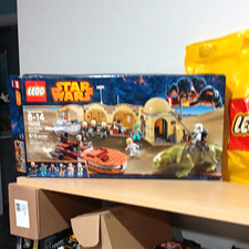 LEGO Star Wars Mos Eisley Cantina 75052 615pc Complete Set 8-14 Box Plastic picture