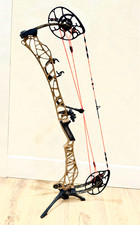 Mathews Lift 33” Right Hand. Earth riser W/ bottomland limbs picture