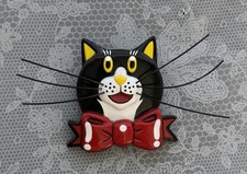 Vintage  hand painted cat face brooch in enamel on wood. picture