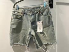 Zara Bermuda Denim Shorts Light Wash Blue Mid Rise Size 4 Fringe Pockets picture