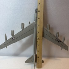 1/200 Scale Aircraft Built Up USAF B-52  D Bomber 11